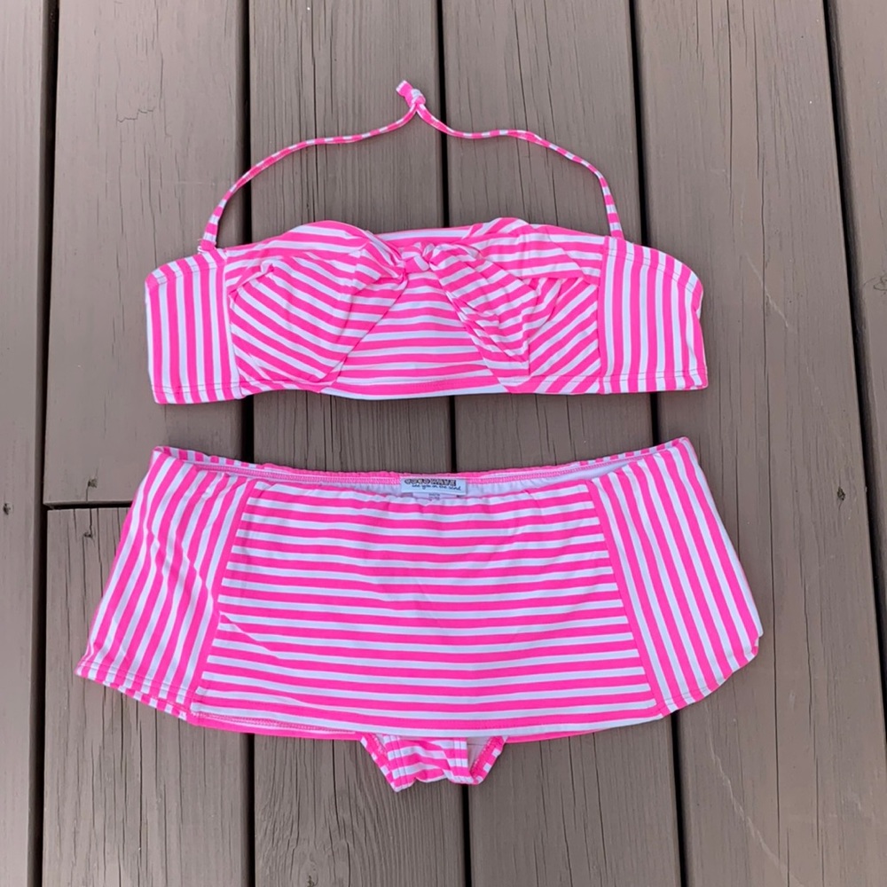 2 piece swim top xs bottom m
